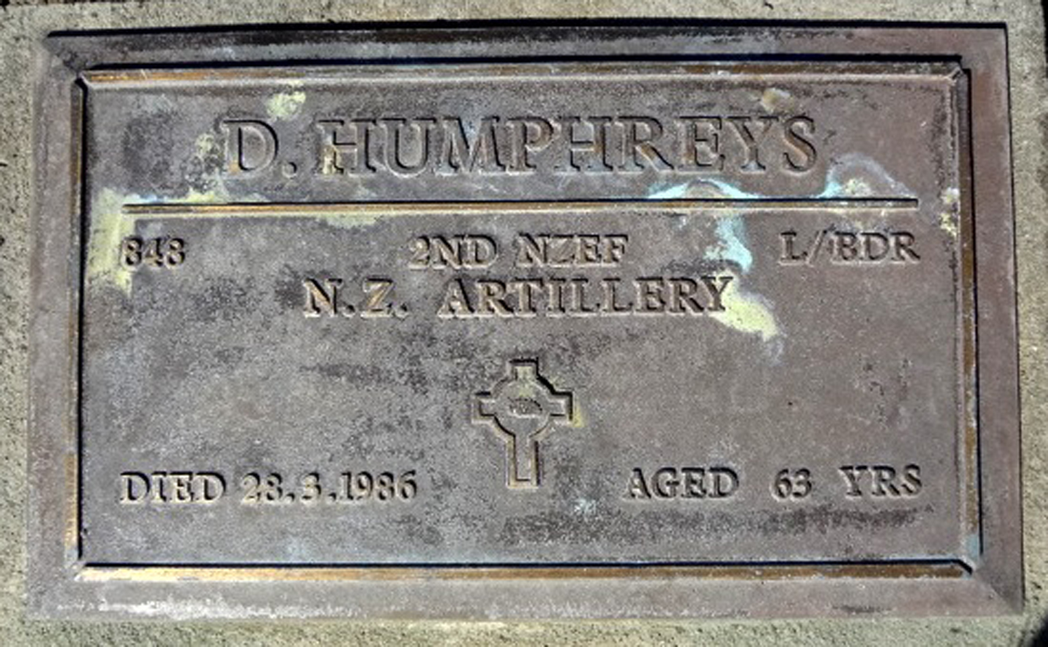Photo of headstones/David Humphreys died 1986 MI Taita, Lower Hutt